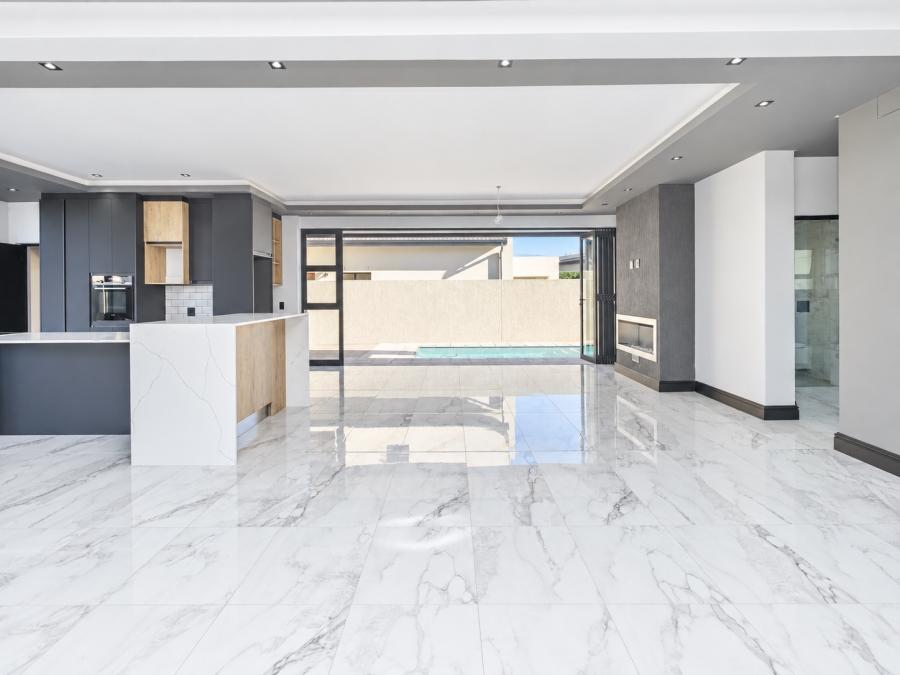 6 Bedroom Property for Sale in Sagewood Western Cape